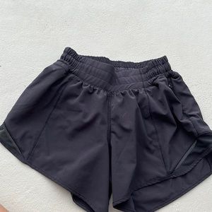 Lululemon hotties hots